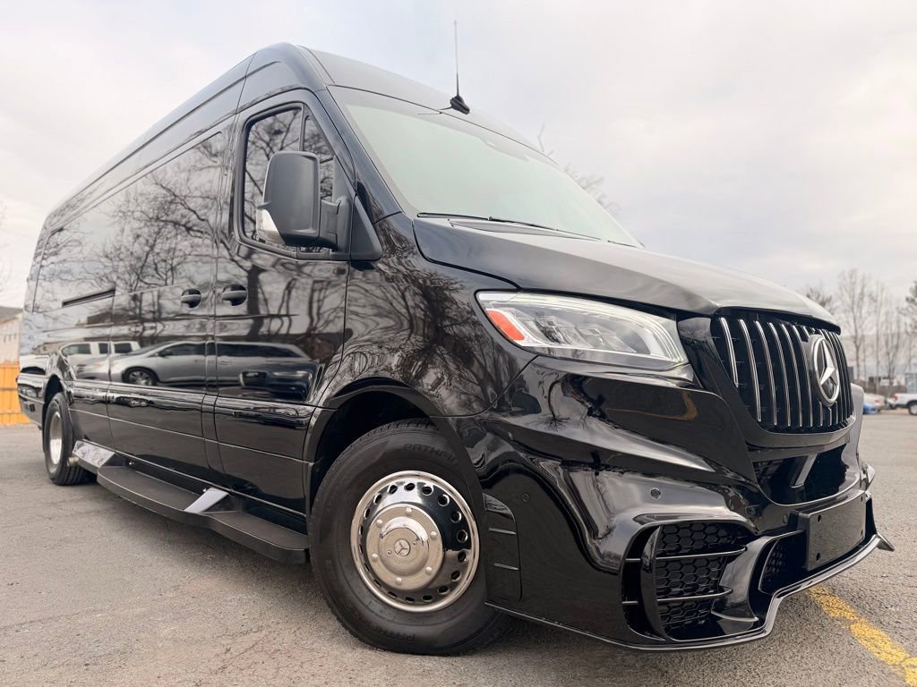 Used 2020 Mercedes-Benz Sprinter 3500 image 1