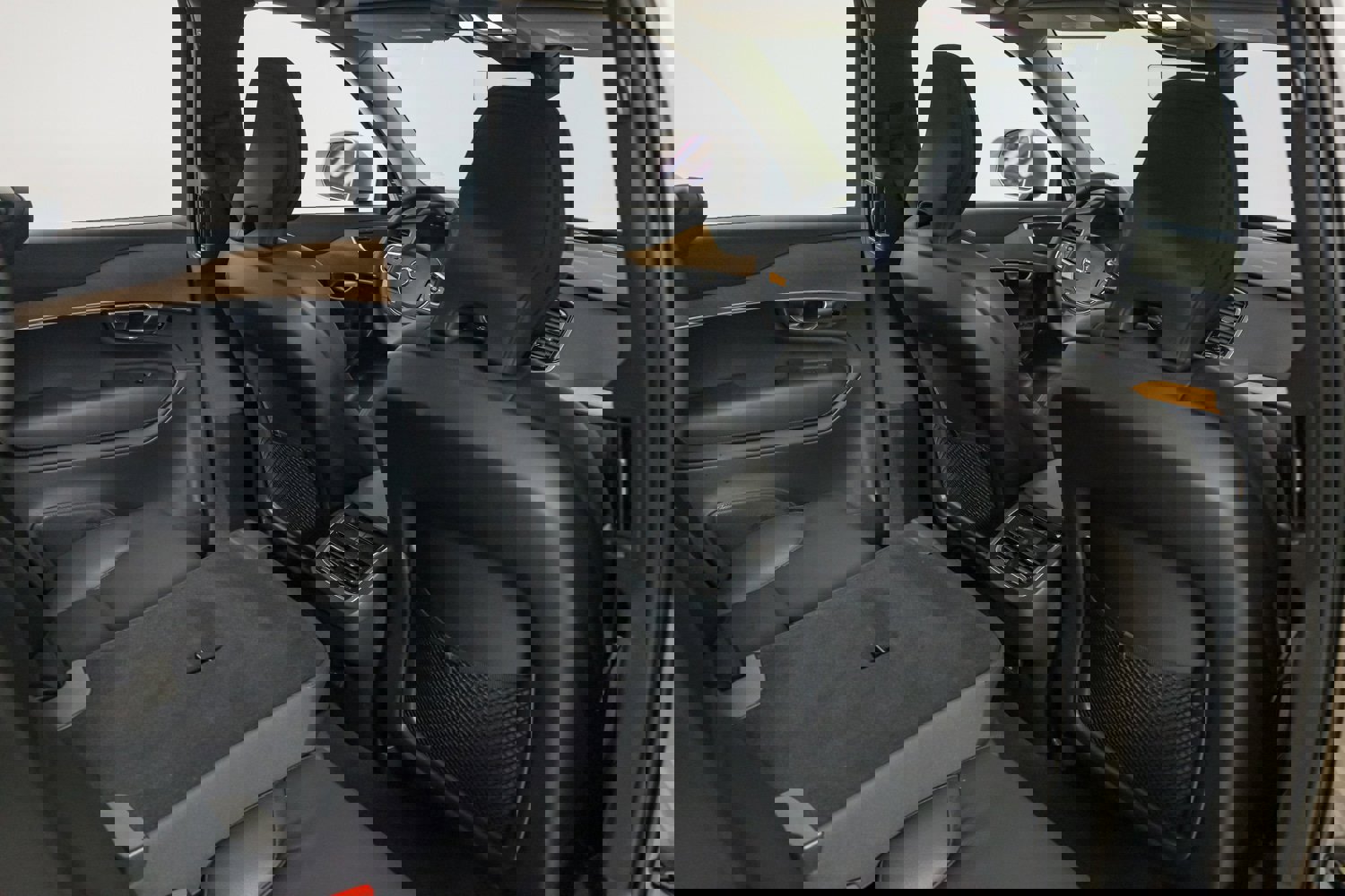 Used 2024 Volvo XC90 B5 Plus image 26