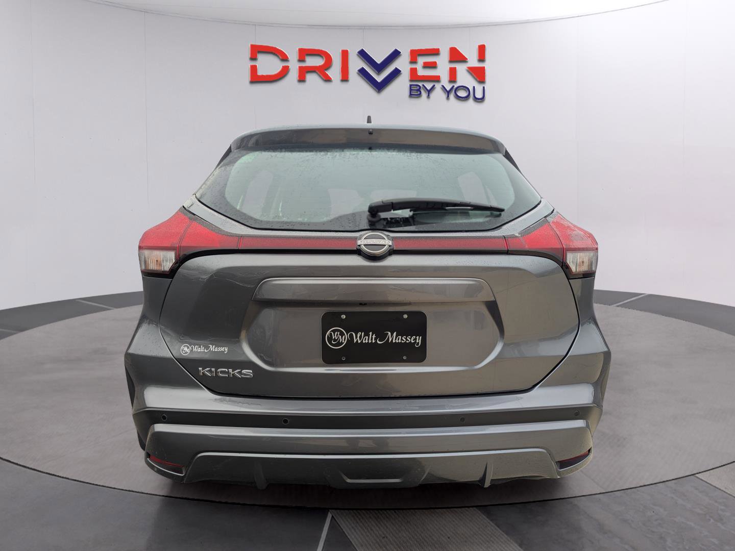 Used 2023 Nissan Kicks S image 4