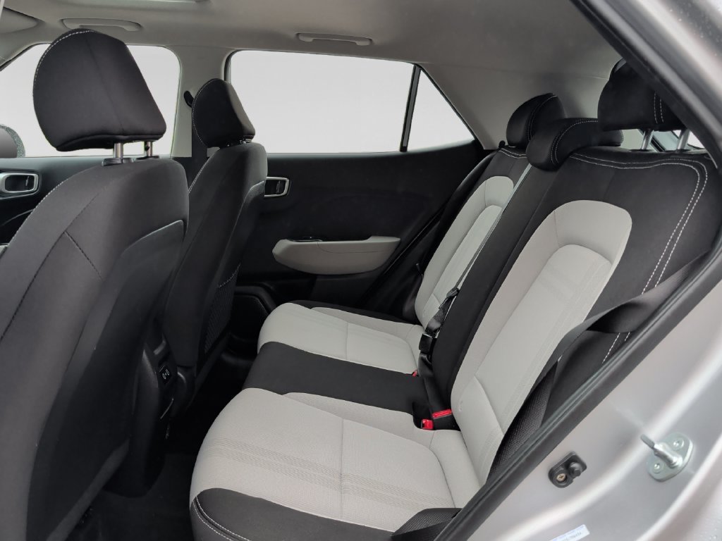 Used 2025 Hyundai Venue SEL FWD image 31