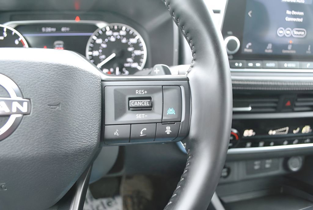 Used 2025 Nissan Rogue SV AWD/4WD image 15