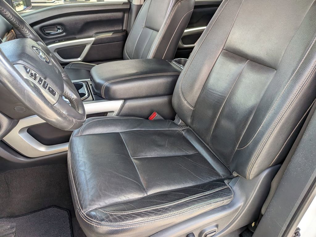 Used 2018 Nissan Titan SL w/ Chrome Package image 28