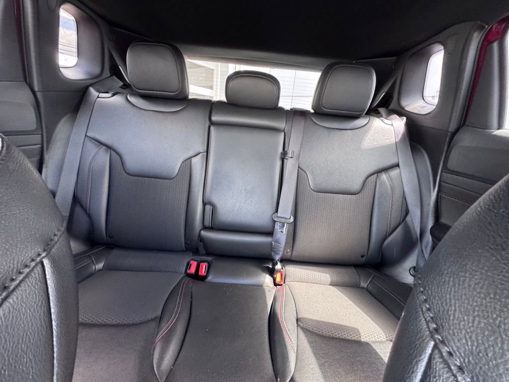 Used 2025 Jeep Compass Trailhawk AWD/4WD image 28