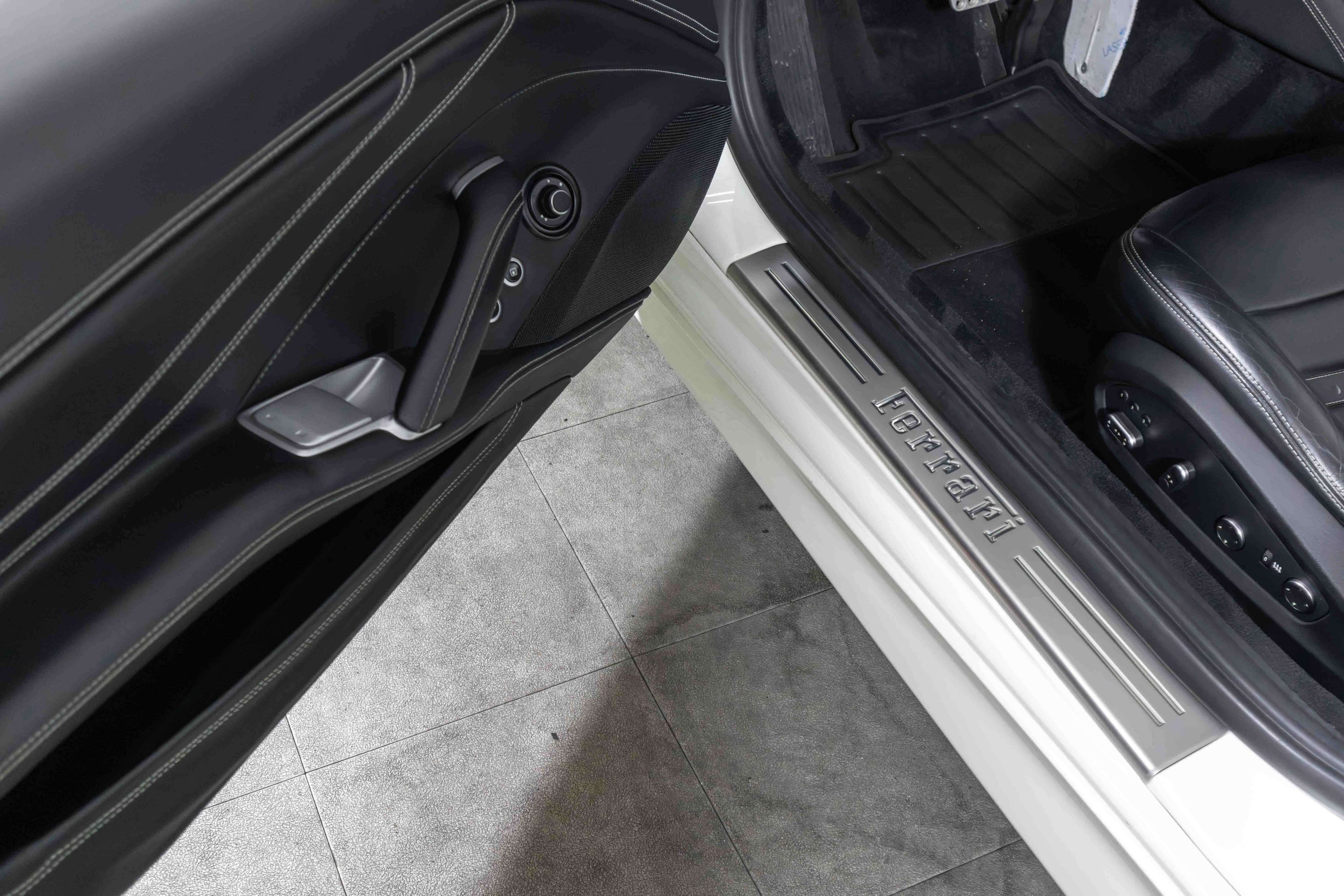 Certified 2016 Ferrari California T image 44