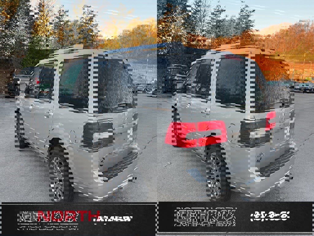 Used 2007 Lincoln Navigator 2WD image 4