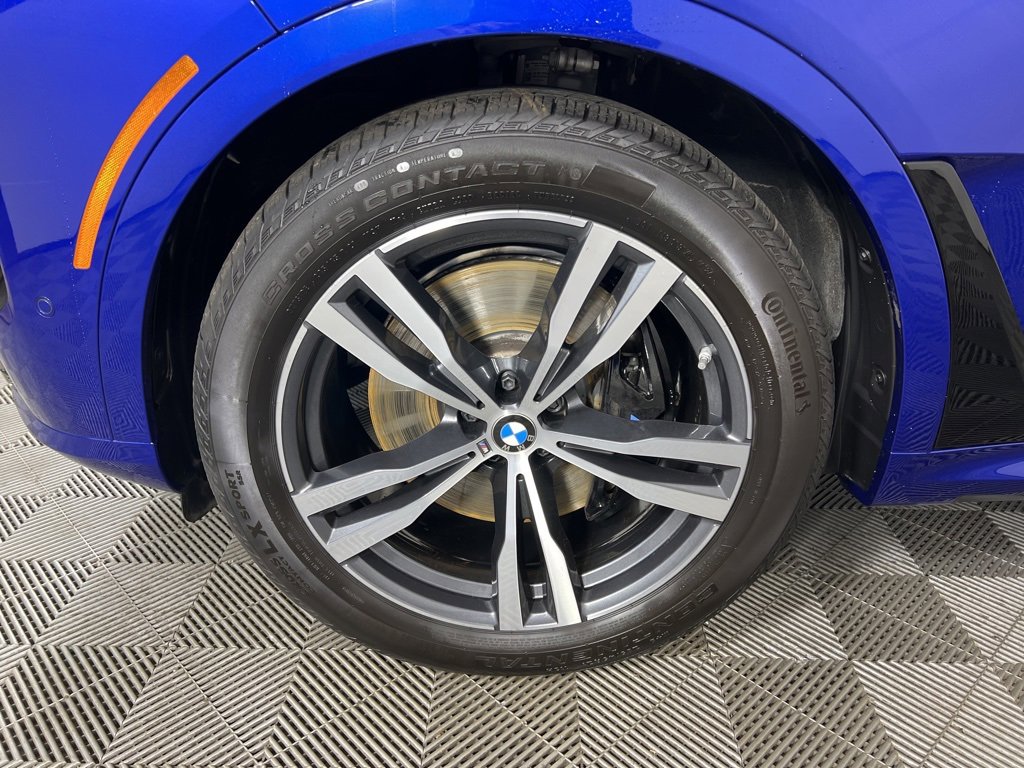 Used 2025 BMW X7 M60i w/ Climate Comfort Package image 15