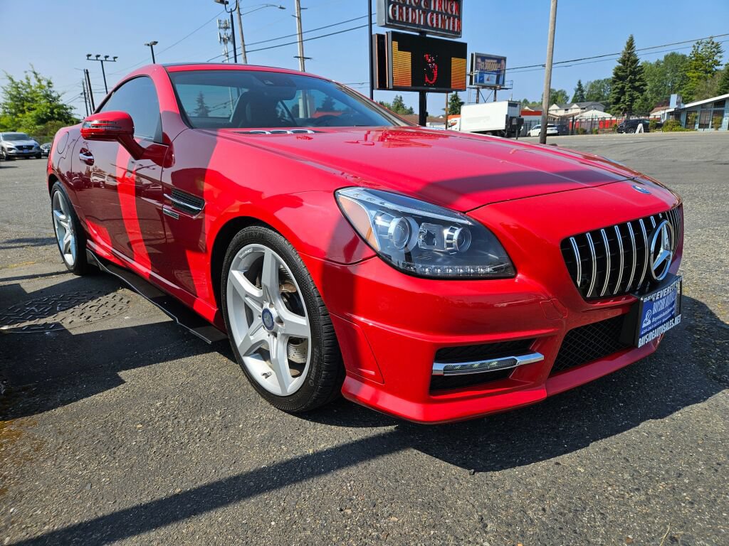 Used 2016 Mercedes-Benz SLK 300 w/ Premium 2 Package image 6