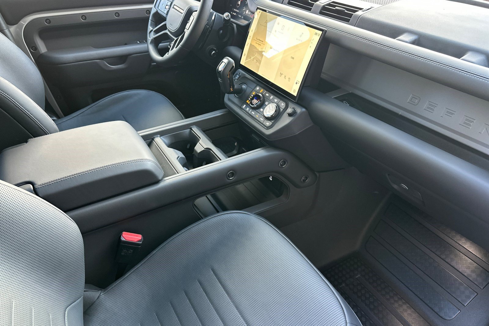 New 2026 Land Rover Defender 110 OCTA AWD/4WD image 28