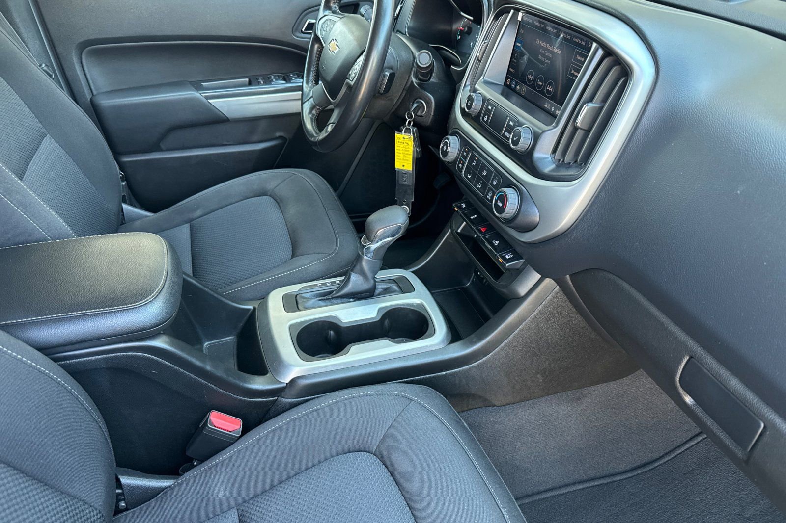 Used 2022 Chevrolet Colorado LT w/ Safety Package image 15