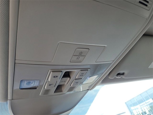 New 2025 Volkswagen Taos SE image 31