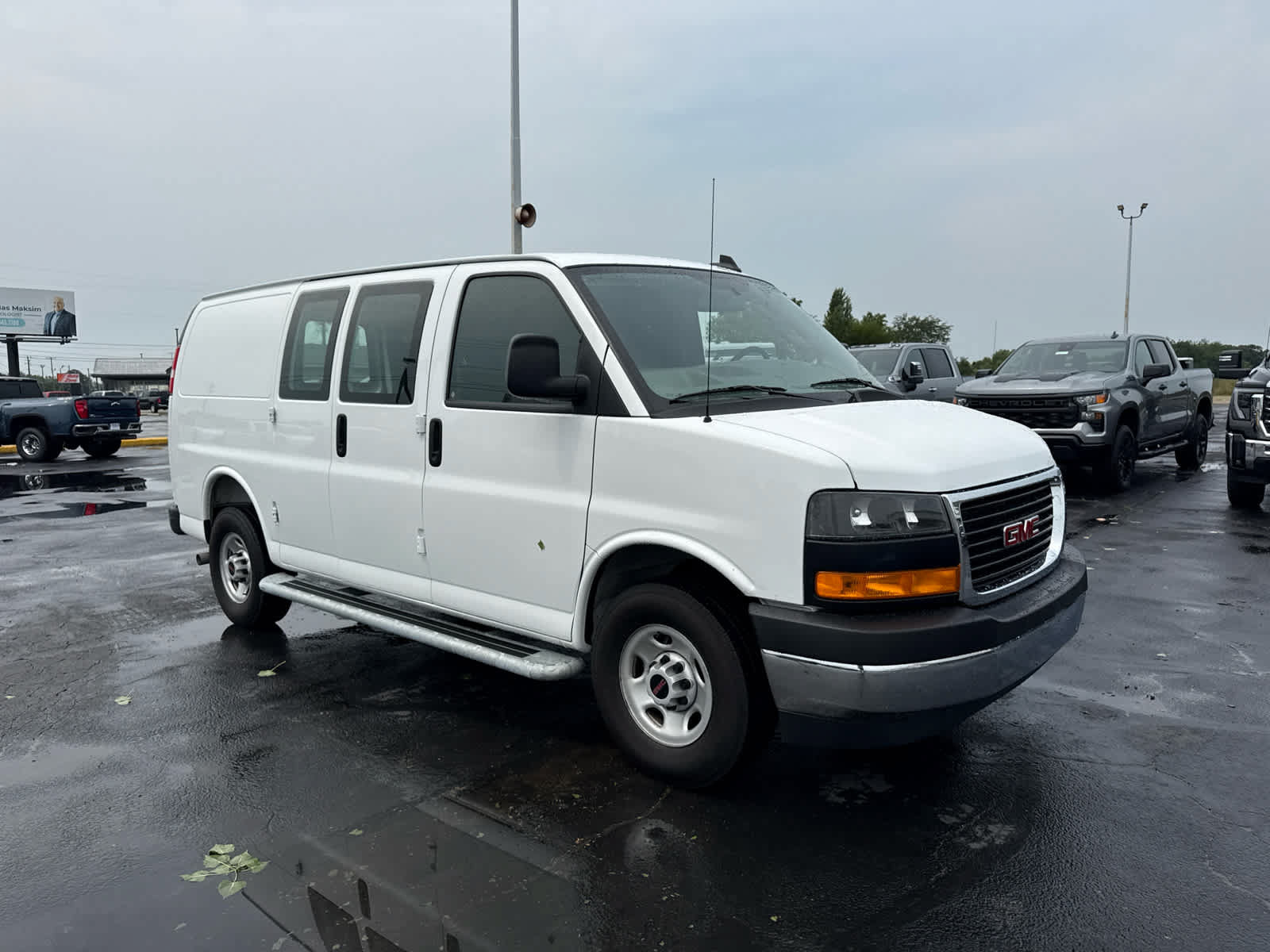 Certified 2025 GMC Savana 2500 w/ Driver Convenience Package RWD image 7