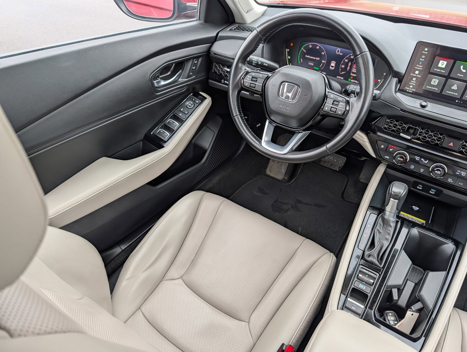Used 2023 Honda Accord Touring image 9