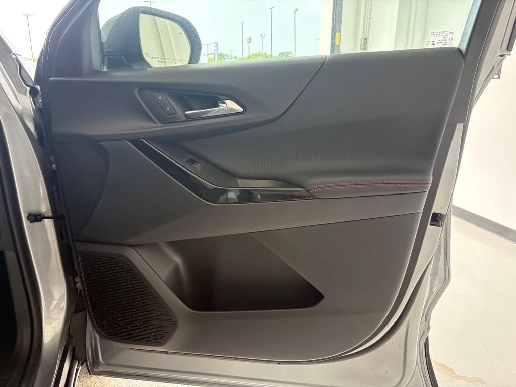 New 2027 Chevrolet Equinox RS w/ Safety and Technology Package FWD image 39