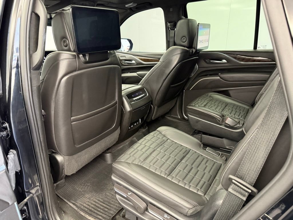 Used 2023 Cadillac Escalade Sport Platinum w/ Heavy-Duty Trailer Package AWD/4WD image 64