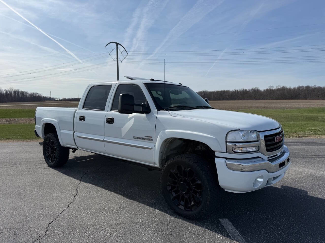 Used 2005 GMC Sierra 2500 SLT w/ Heavy-Duty Power Package AWD/4WD image 3