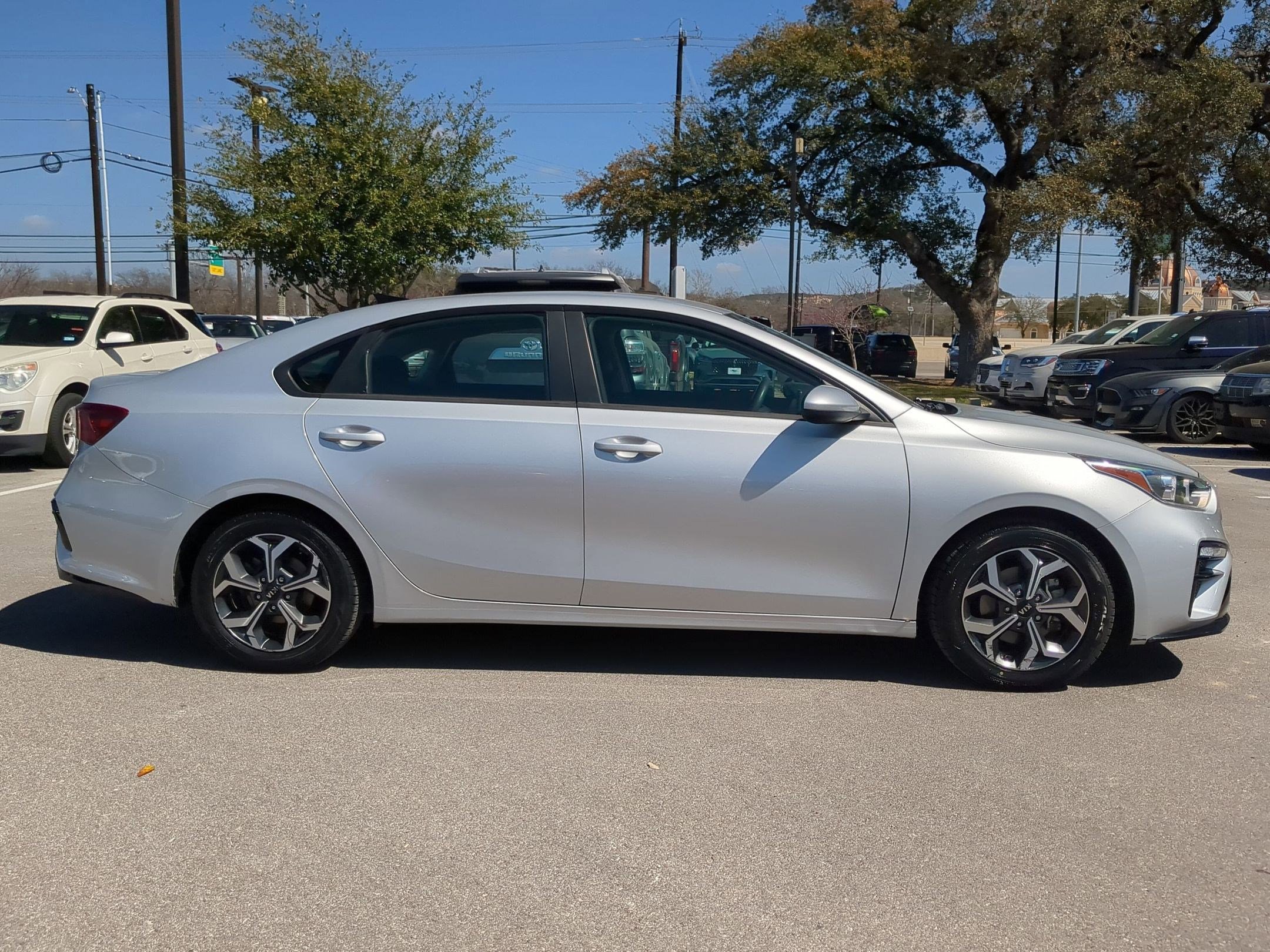 Used 2019 Kia Forte LXS image 2