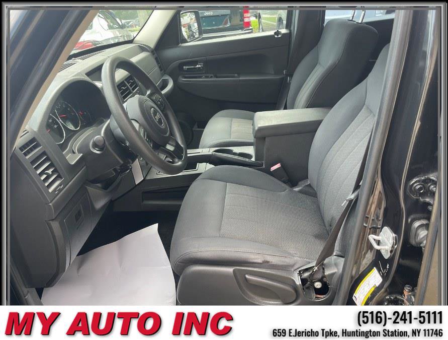 Used 2011 Jeep Liberty Sport image 22