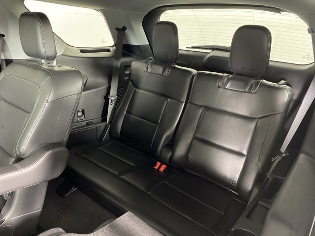 Used 2022 Ford Explorer XLT w/ Equipment Group 202A AWD/4WD image 34