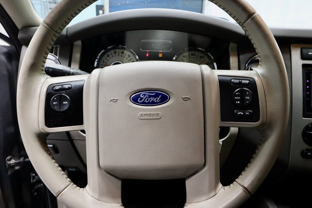 Used 2011 Ford Expedition EL XLT image 32
