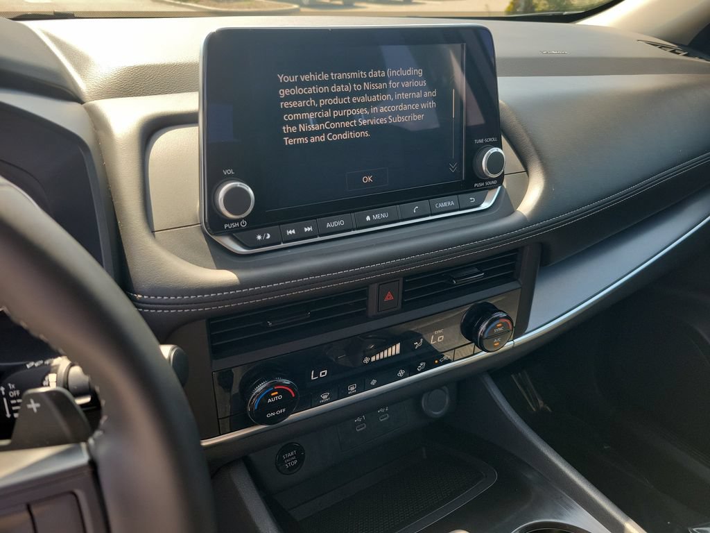 Used 2026 Nissan Rogue SV FWD image 23