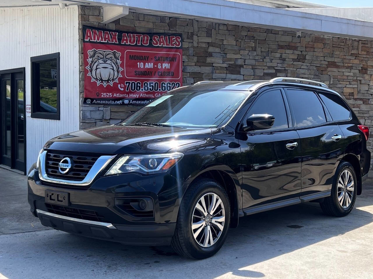 Used 2018 Nissan Pathfinder S image 2
