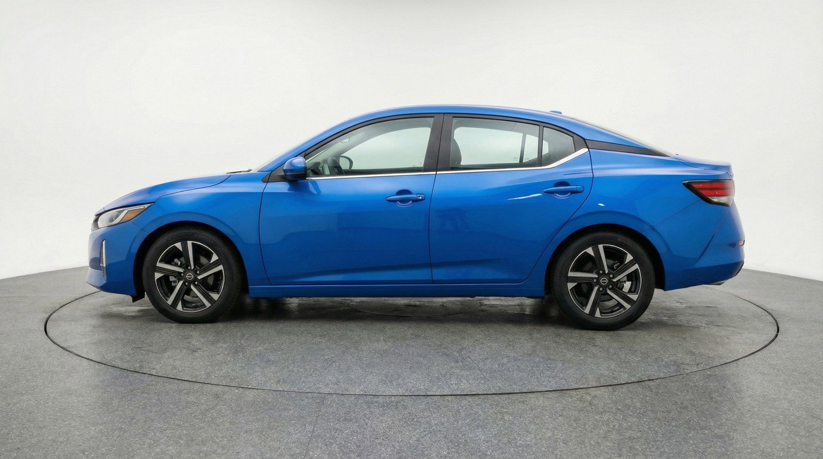 Used 2025 Nissan Sentra SV FWD image 5