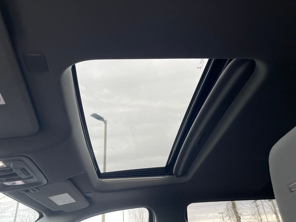 Used 2022 GMC Sierra 2500 Denali w/ Denali Black Diamond Edition image 9