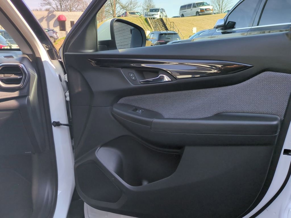 Used 2025 Chevrolet TrailBlazer LT image 32