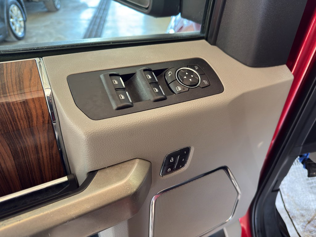 Used 2015 Ford F150 Lariat image 10