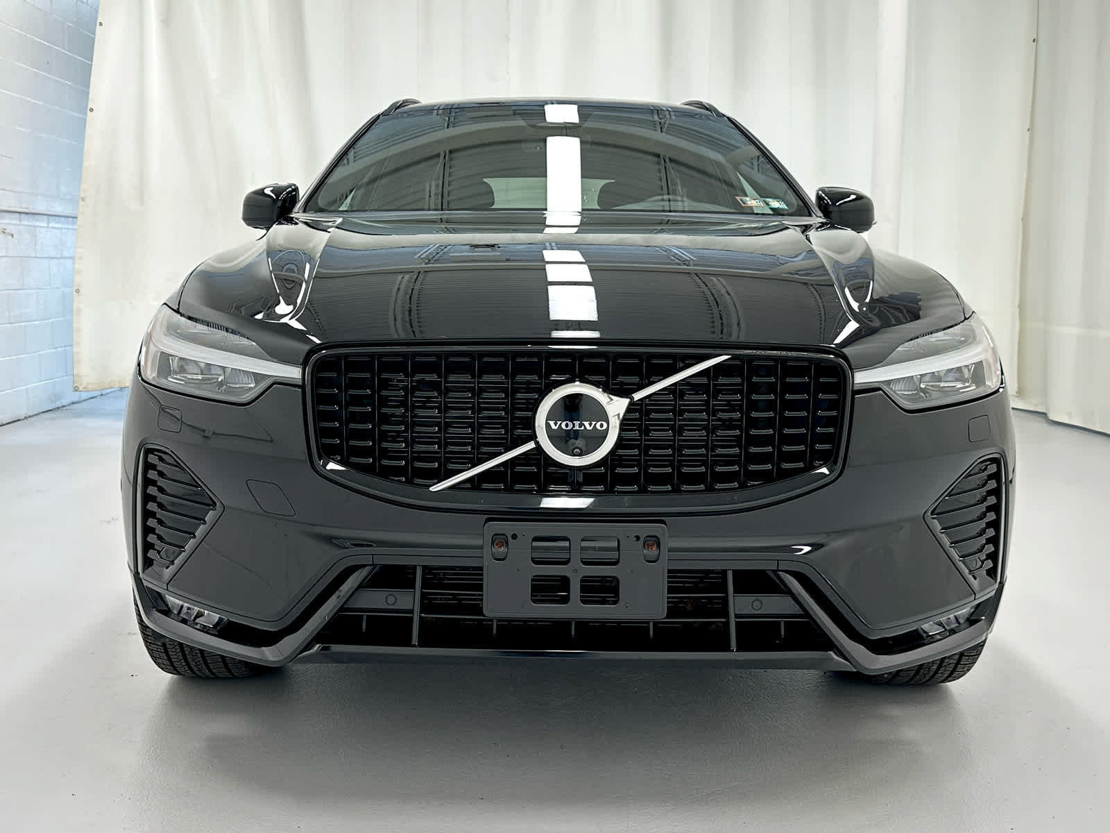 Used 2025 Volvo XC60 B5 Ultra w/ Climate Package AWD/4WD image 5