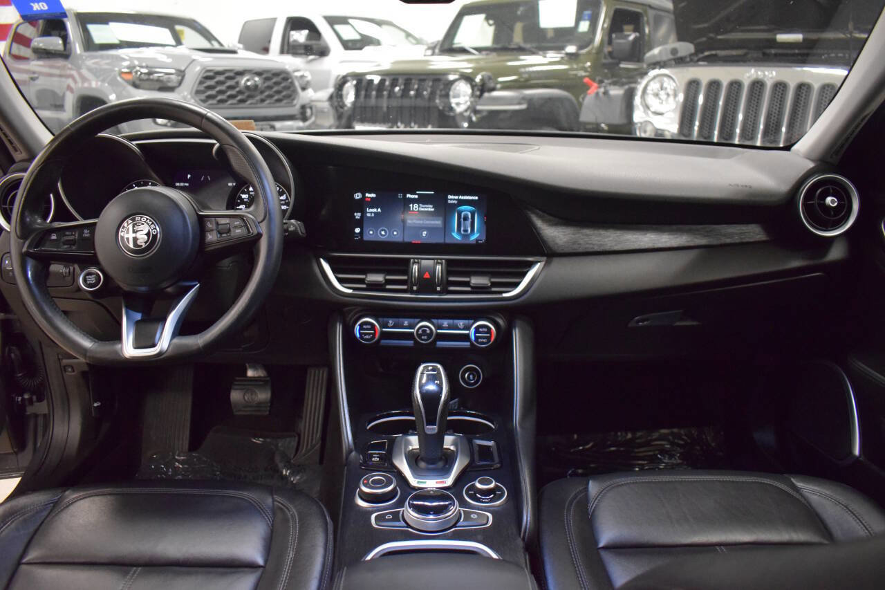 Used 2021 Alfa Romeo Giulia Sprint w/ Nero Edizione image 33