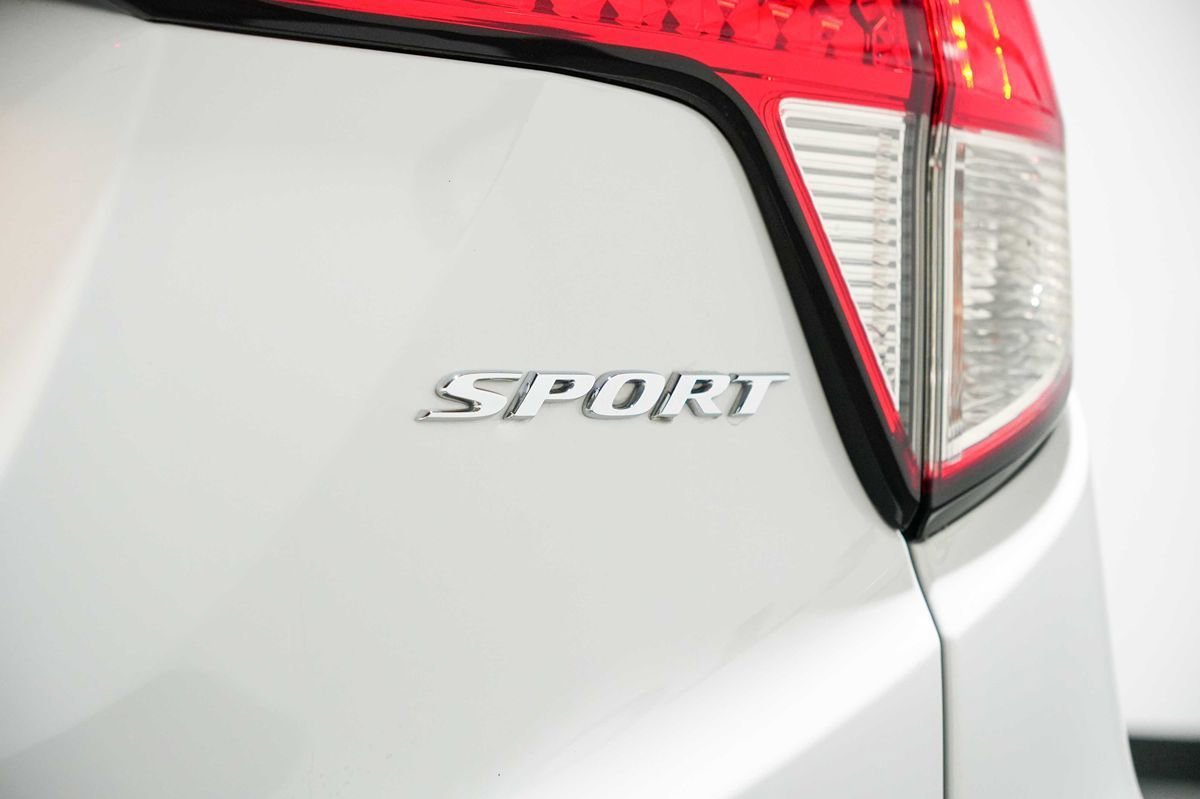 Used 2022 Honda HR-V Sport image 11