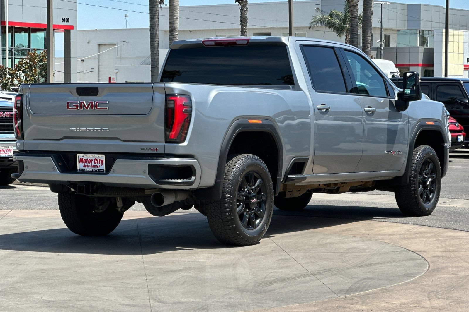 Certified 2025 GMC Sierra 2500 AT4 AWD/4WD image 4