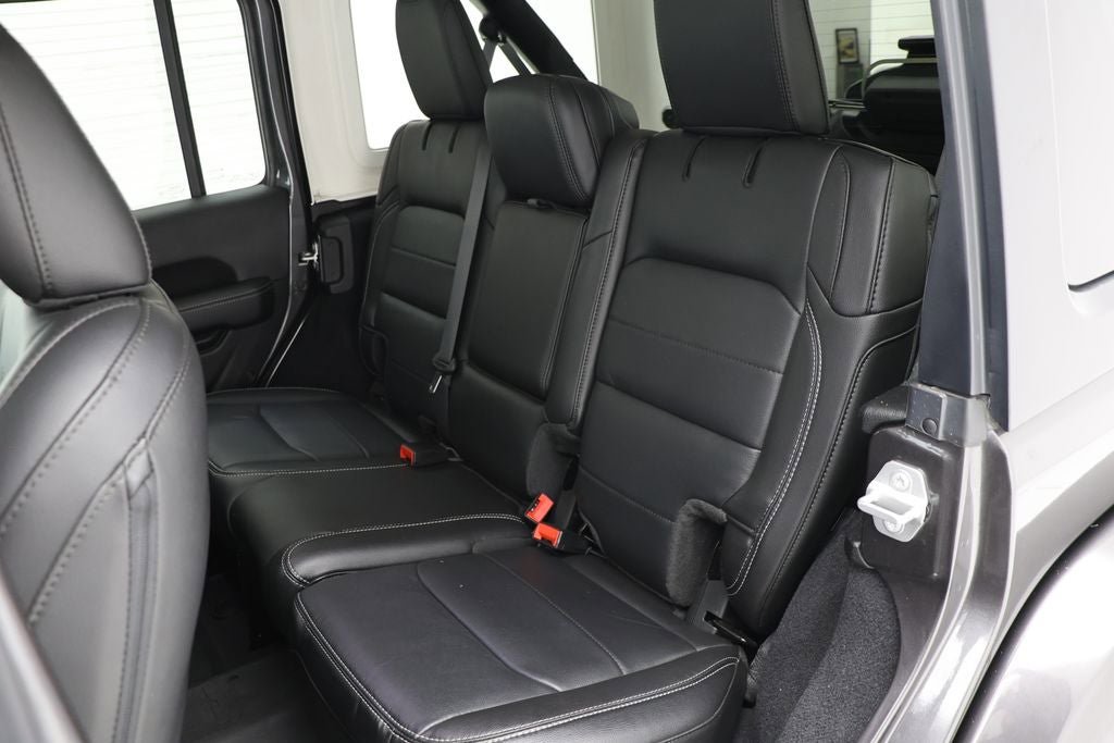 Used 2023 Jeep Wrangler Unlimited Sahara w/ Cold Weather Group AWD/4WD image 12