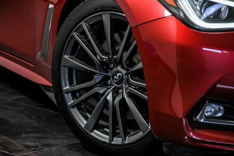 Used 2017 INFINITI Q60 Red Sport 400 RWD image 3