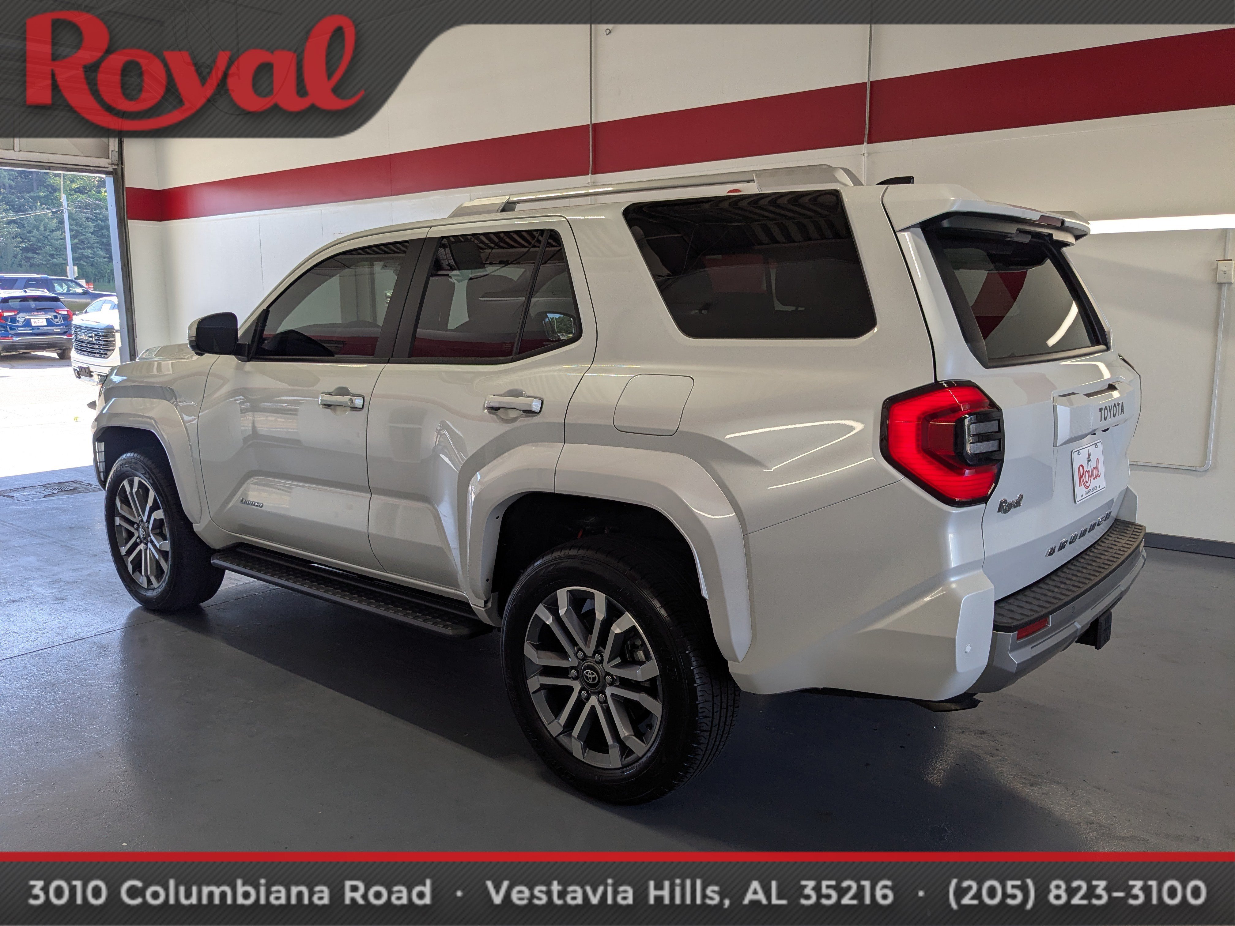 Used 2025 Toyota 4Runner Limited RWD image 2