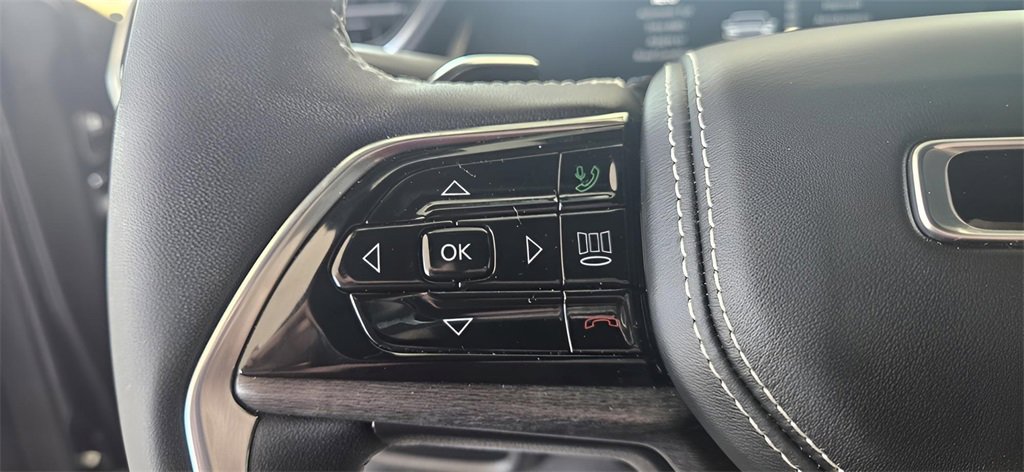 Used 2024 Jeep Grand Cherokee L Overland w/ Luxury Tech Group IV image 34