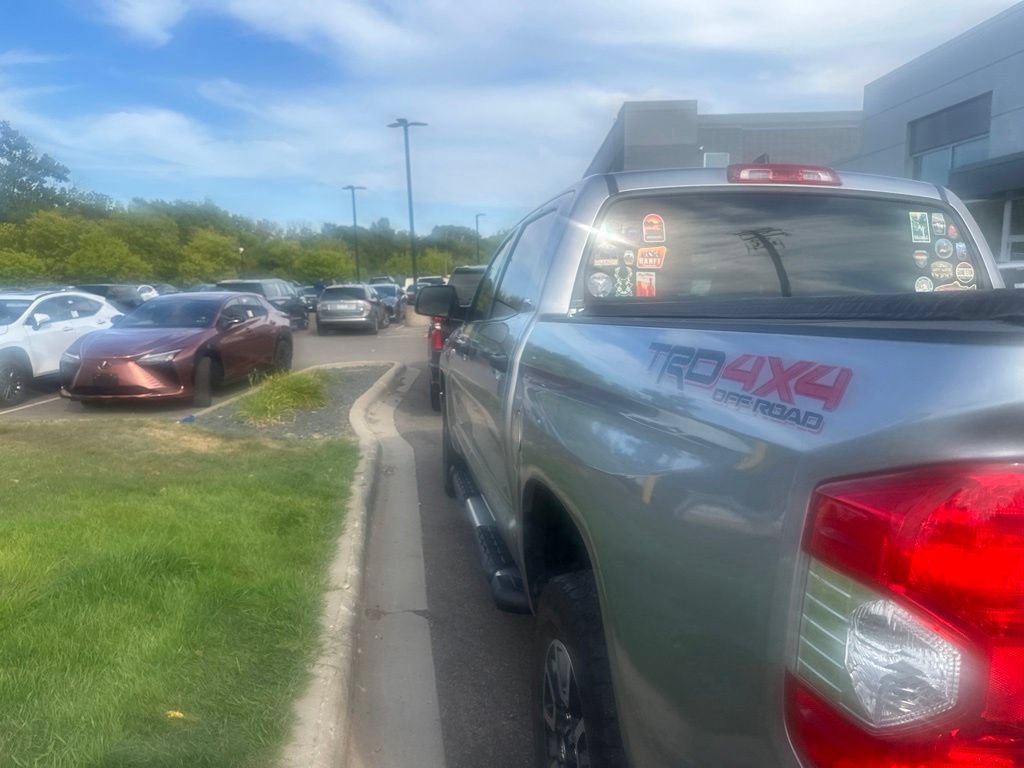 Used 2021 Toyota Tundra SR5 w/ TRD Off-Road Package AWD/4WD image 18