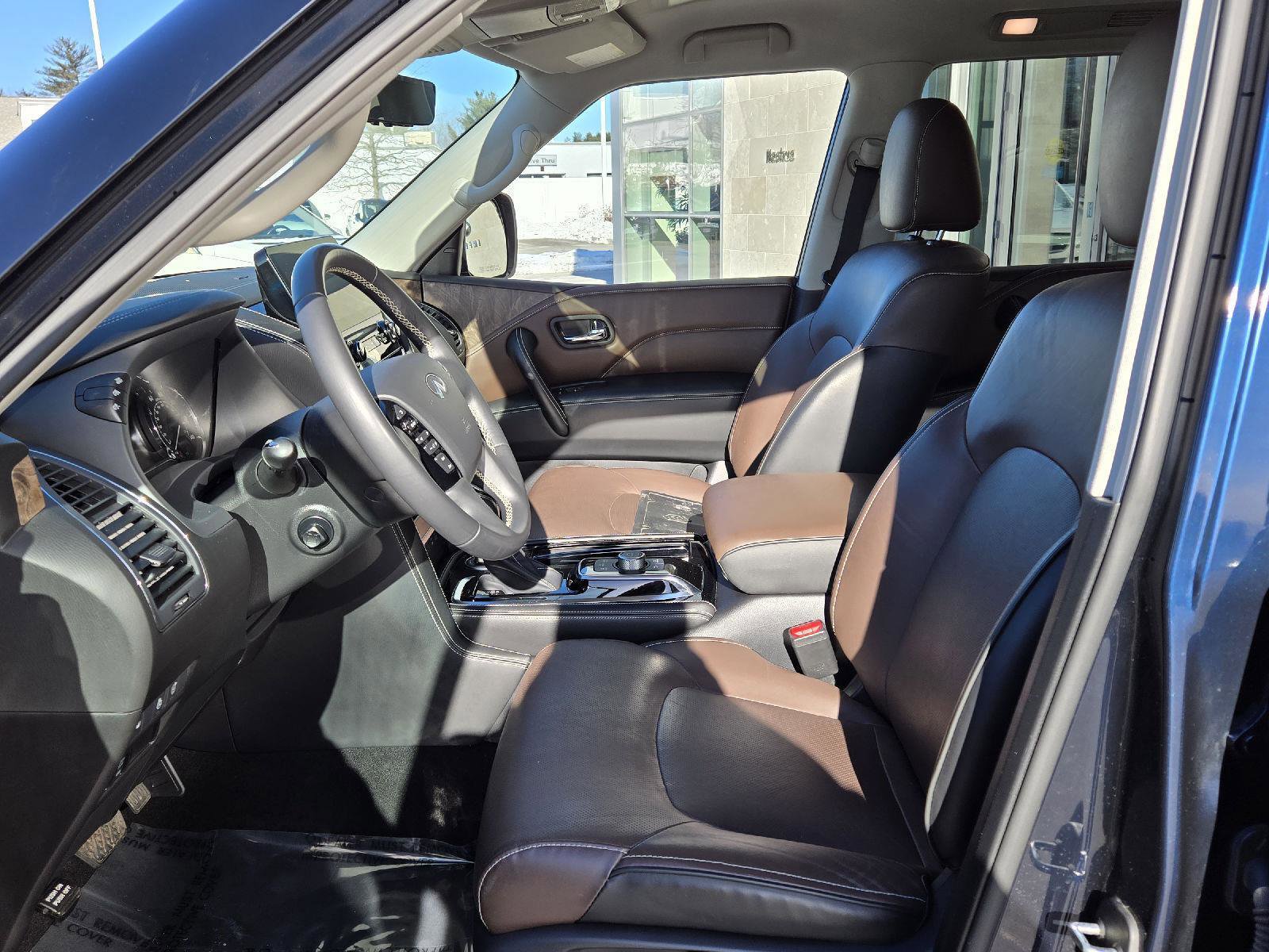 Certified 2022 INFINITI QX80 Premium Select w/ Cargo Package image 4