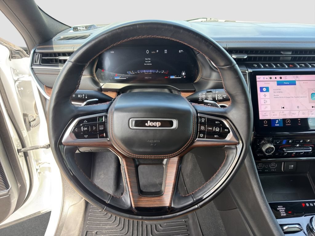 Used 2023 Jeep Grand Cherokee L Summit w/ Advanced Protech Group IV AWD/4WD image 10