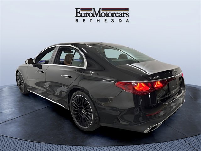 Used 2024 Mercedes-Benz E 350 4MATIC Sedan image 3