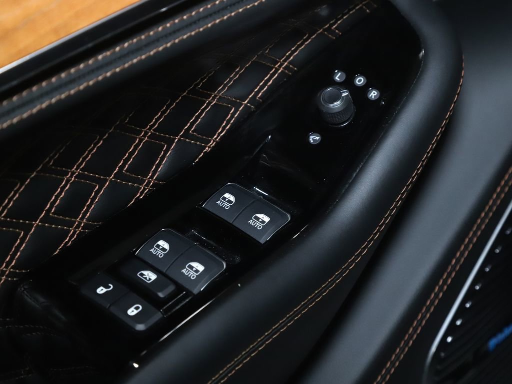 Used 2024 Jeep Grand Cherokee L Summit image 17