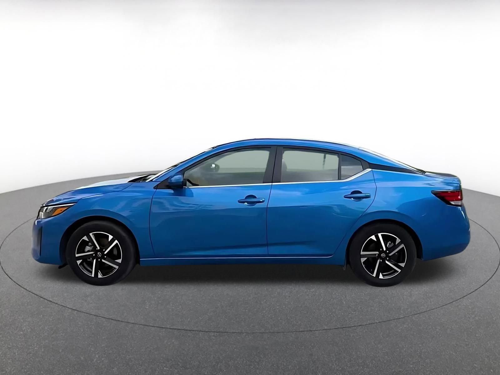 Used 2025 Nissan Sentra SV FWD image 8