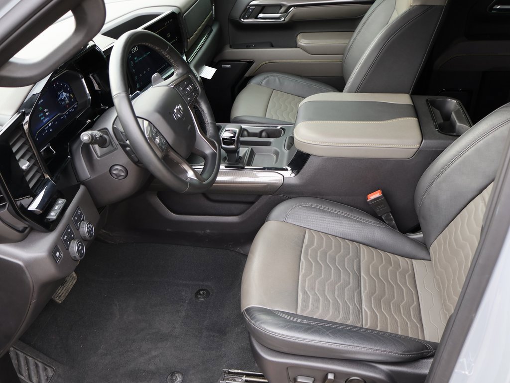 Used 2024 Chevrolet Silverado 1500 ZR2 w/ Technology Package image 43