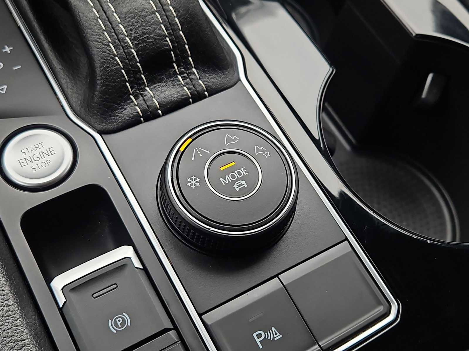 Used 2023 Volkswagen Atlas Cross Sport SE image 16