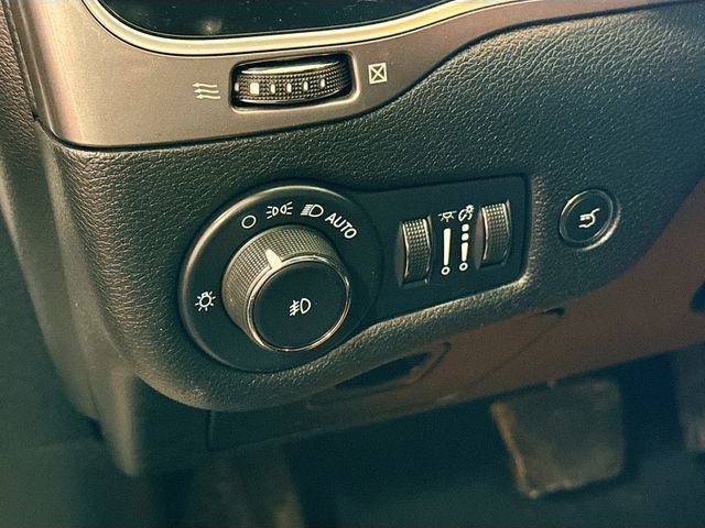 Used 2022 Jeep Cherokee Latitude Lux image 11