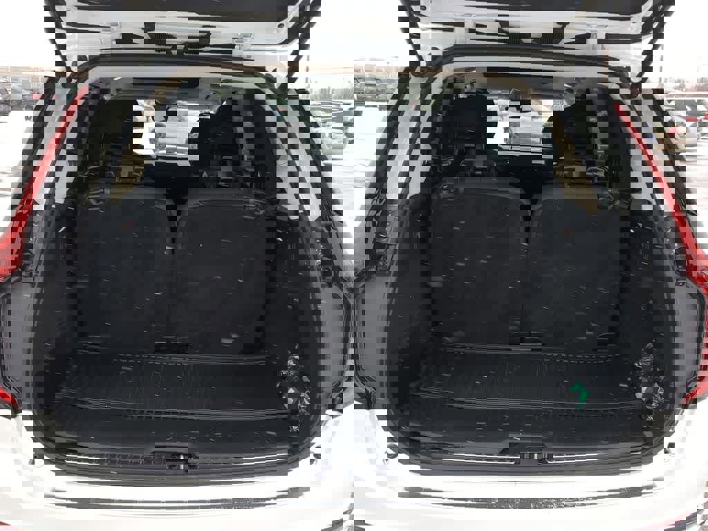 New 2025 Volvo XC90 B5 Plus w/ Protection Package Premier image 34