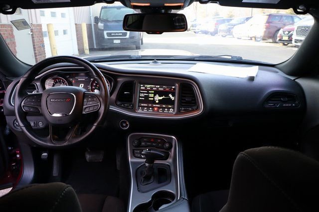 Used 2022 Dodge Challenger R/T Scat Pack w/ Driver Convenience Group RWD image 38