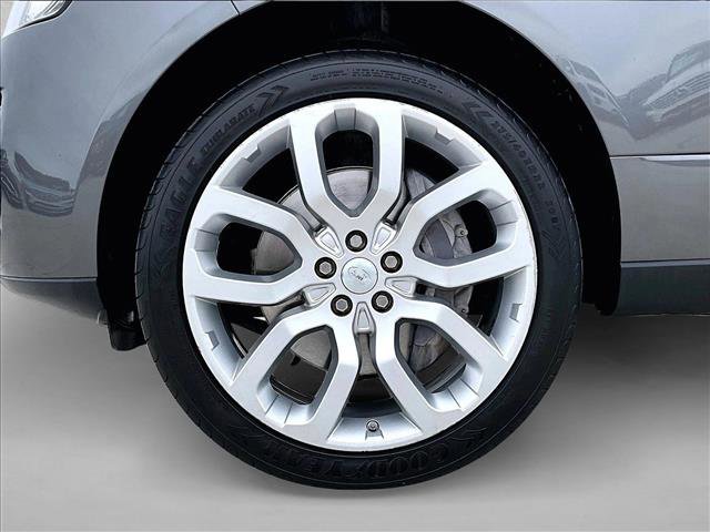 Used 2017 Land Rover Range Rover HSE image 10