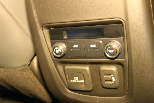 Used 2021 Buick Enclave Essence image 15